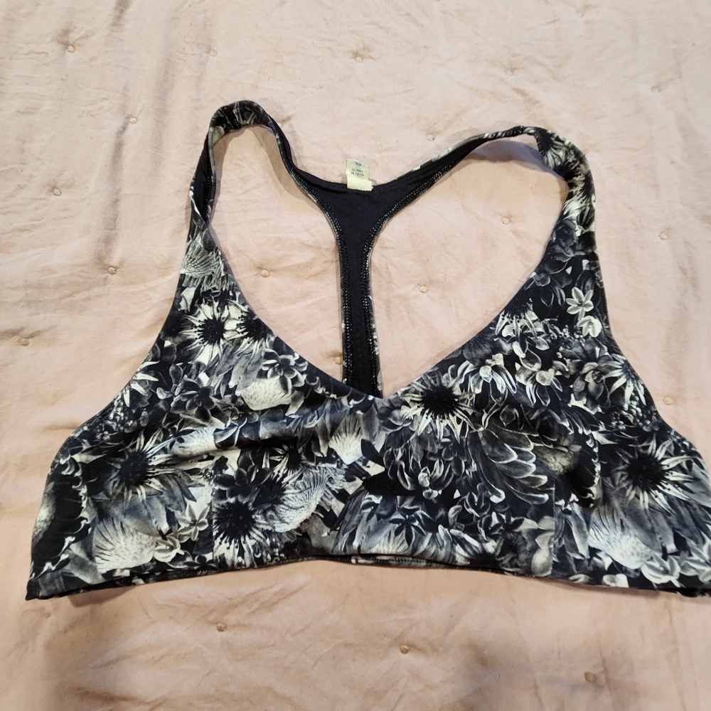 Lululemon Arise sports bra